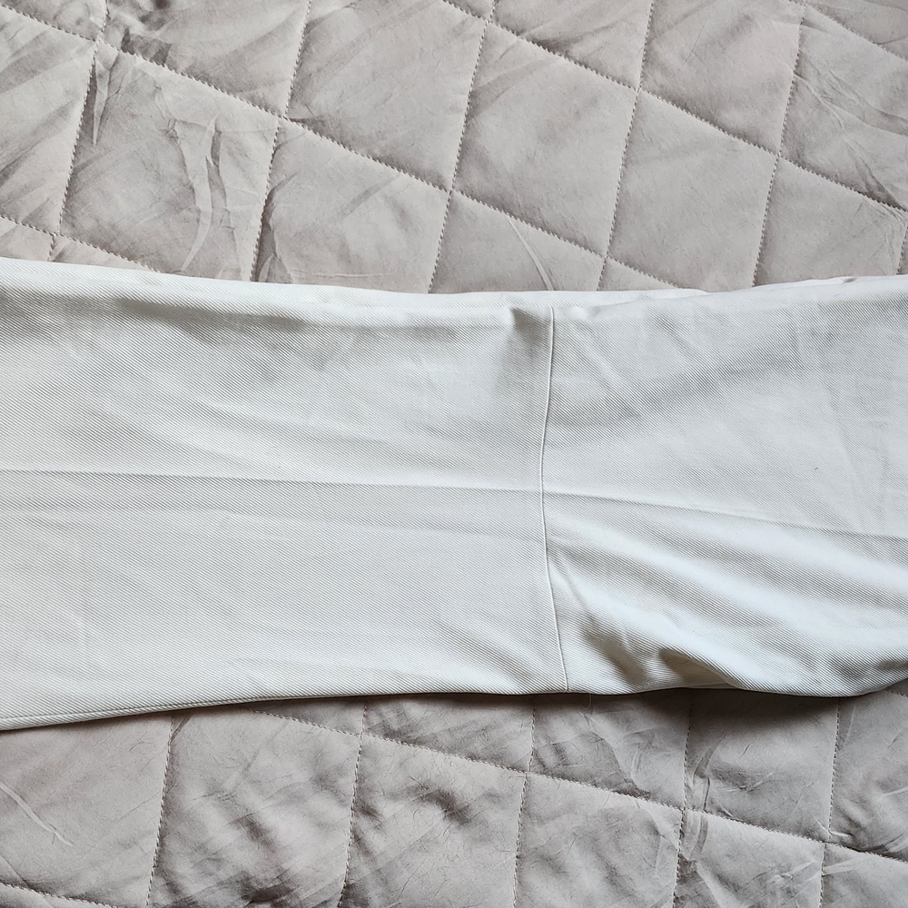Brunello Cucinelli Elegant Cream Pants - Picture 5 of 5